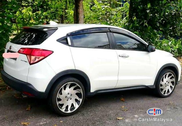 Honda HR-V 1.8-LITER ECONOMY SUV Automatic 2015 - image 3