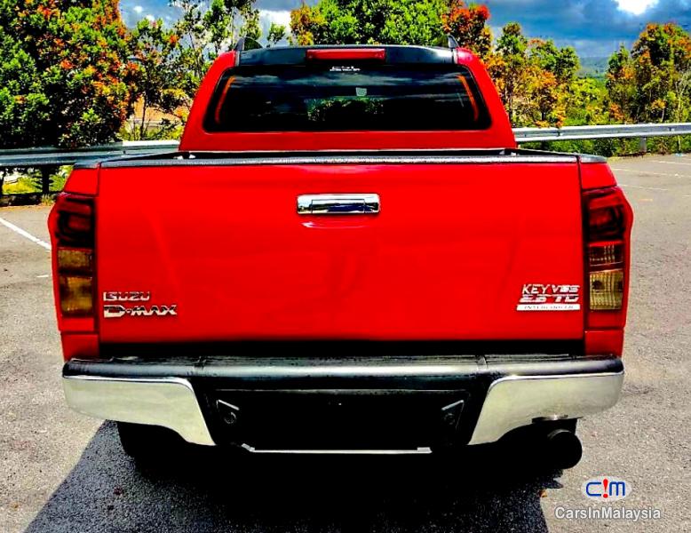 Isuzu D-Max 2.5-LITER 4X4 DOUBLE CAB DIESEL INTERCOOLER TURBO Automatic 2015 - image 10