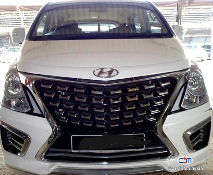 Hyundai Starex 2.5-LITER 11 SEATER FAMILY MPV Automatic 2017