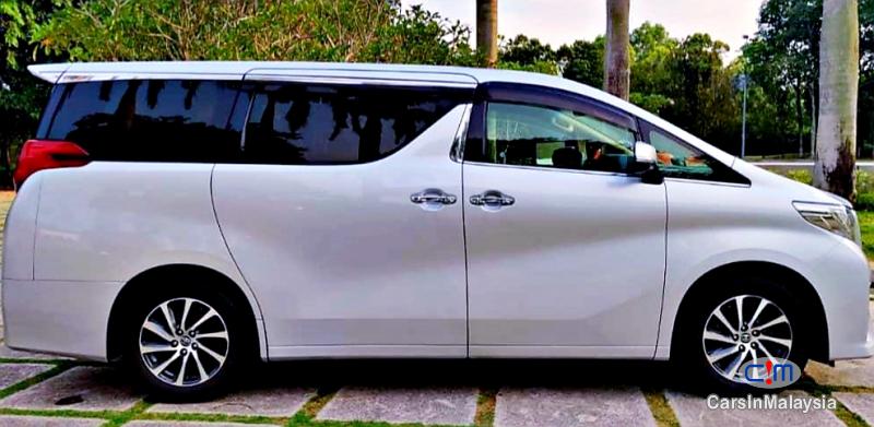 Toyota Alphard 2.5-LITER 7 SEATER LUXURY FAMILY MPV Automatic 2019 in Malaysia