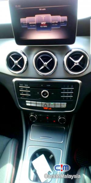 Mercedes Benz GLA250 2.0-LITER LUXURY SUV Automatic 2019 - image 9