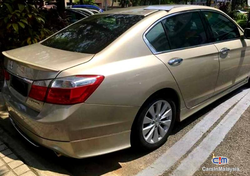 Honda Accord 2.0-LITER LUXURY SEDAN Automatic 2015 in Malaysia