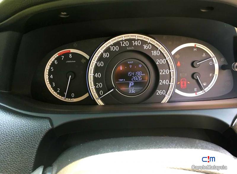 Honda Accord 2.0-LITER LUXURY SEDAN Automatic 2015 - image 9