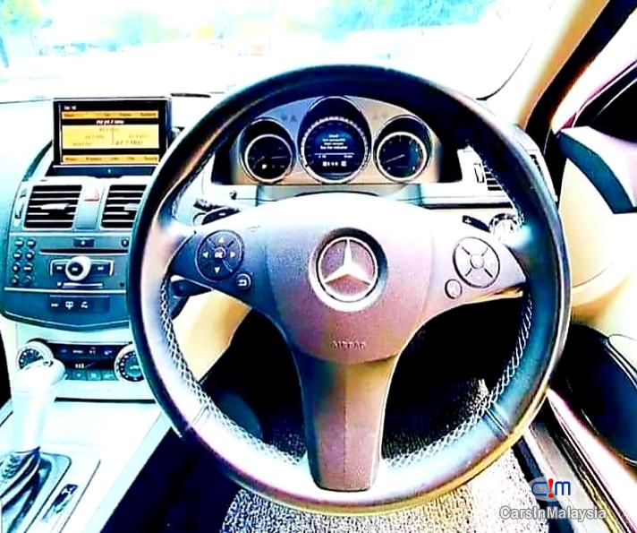 Mercedes Benz C250 CGI 1.8-LITER TURBO LUXURY SEDAN Automatic 2011 - image 4
