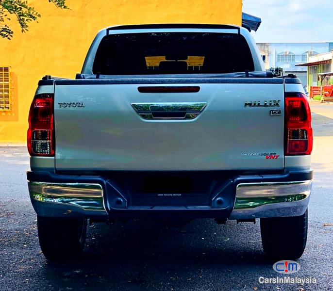 Toyota Hilux 2.4-LITER DOUBLE CAB CHASSIS 4WD DIESEL TURBO Automatic 2017