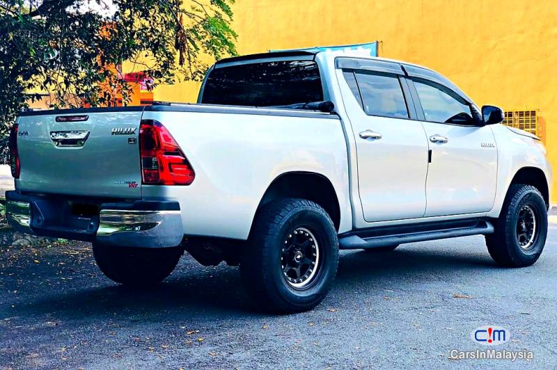 Toyota Hilux 2.4-LITER DOUBLE CAB CHASSIS 4WD DIESEL TURBO Automatic 2017 in Malaysia