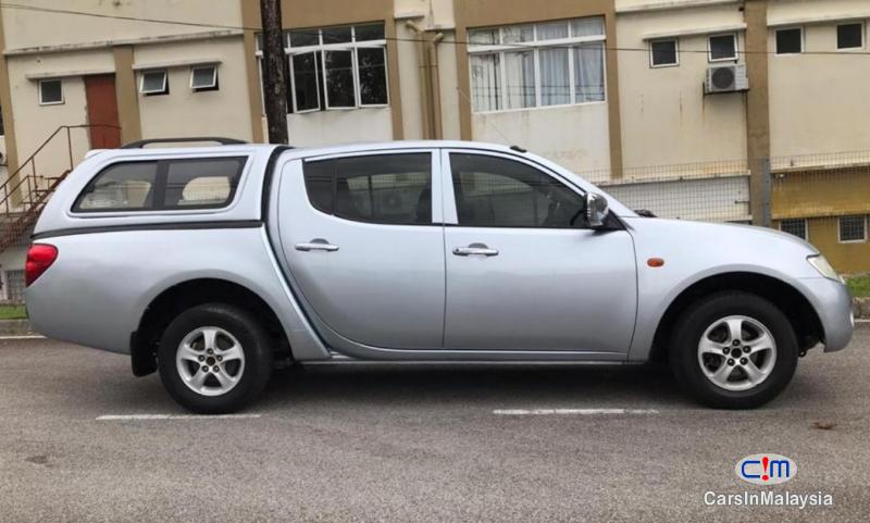 Mitsubishi Triton 2.5-LITER DOUBLE CAB 2WD MANUAL DIESEL TURBO Manual 2008 - image 2