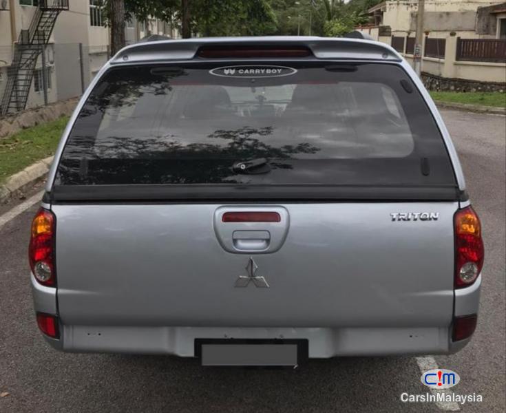 Mitsubishi Triton 2.5-LITER DOUBLE CAB 2WD MANUAL DIESEL TURBO Manual 2008 - image 4