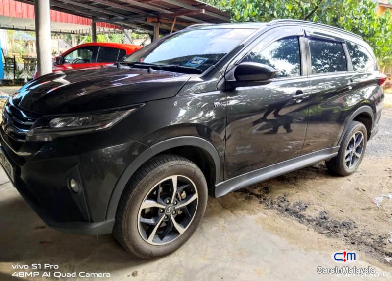 Perodua Aruz 1.5-LITER FUEL ECONOMY FAMILY MPV Automatic 2019 - image 3
