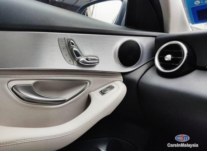 Mercedes Benz C200 2.0-LITER LUXURY SEDAN Automatic 2015 - image 11