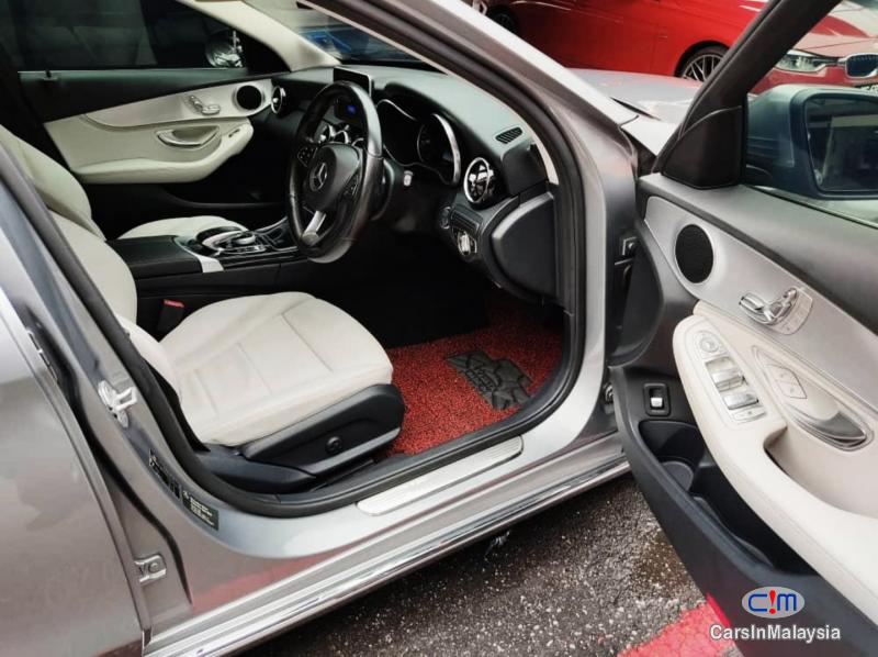 Mercedes Benz C200 2.0-LITER LUXURY SEDAN Automatic 2015 - image 6