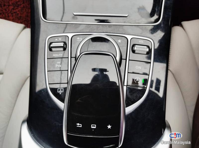 Mercedes Benz C200 2.0-LITER LUXURY SEDAN Automatic 2015 - image 9