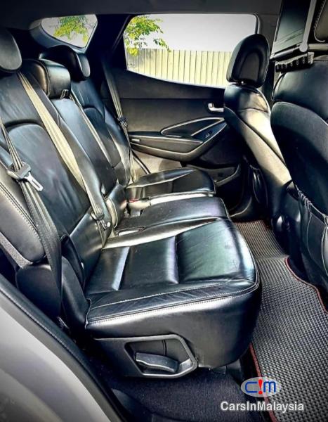Hyundai Santa Fe 2.4-L BIG CAR FOR FAMILY SUV FULL SPEC Automatic 2017 - image 9