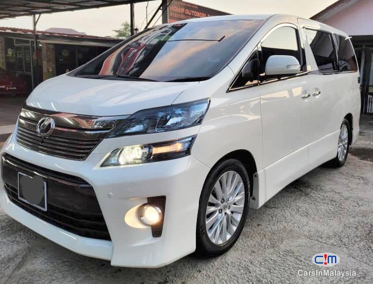 Toyota Vellfire 3.5-LITER LUXURY FAMILY MPV SAMBUNG BAYAR Automatic 2014 - image 3