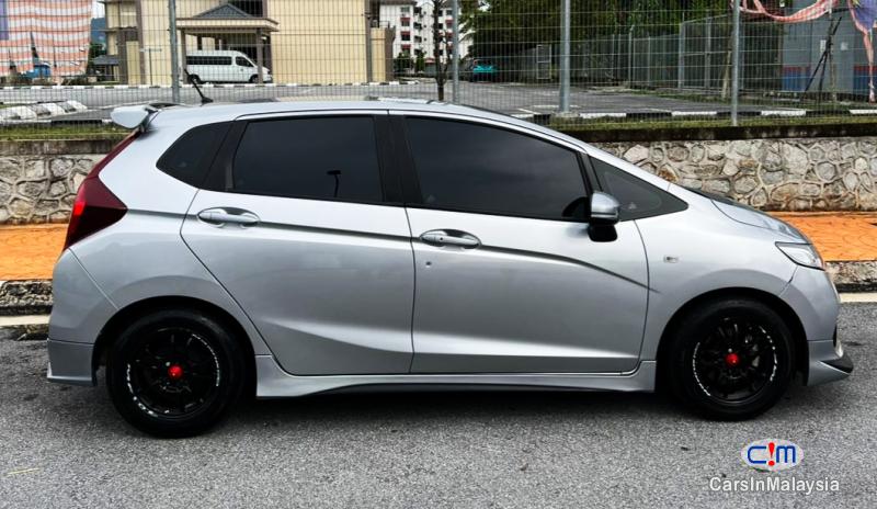 Honda Jazz 1.5-LITER ECONOMIC HATCHBACK Automatic 2021 in Kuala Lumpur - image