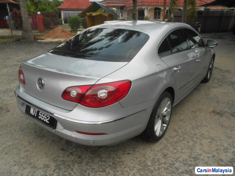 Volkswagen Passat Automatic 2010