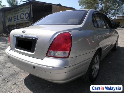 Hyundai Elantra Automatic 2002 - image 2