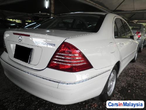 Mercedes Benz C-Class Automatic 2005 - image 2