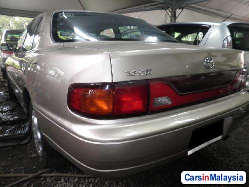 Toyota Camry Automatic 1996 - image 2