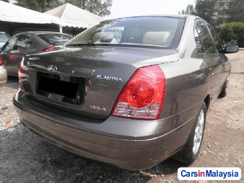 Hyundai Elantra Automatic 2009 - image 2