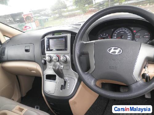 Hyundai Starex Automatic 2009 - image 3