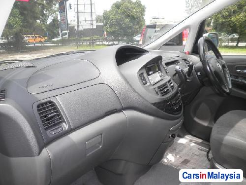 Toyota Estima Automatic 2005 - image 3
