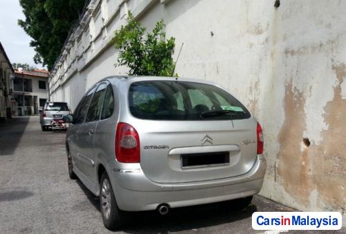Citroen Xsara Picasso Automatic 2004 - image 3