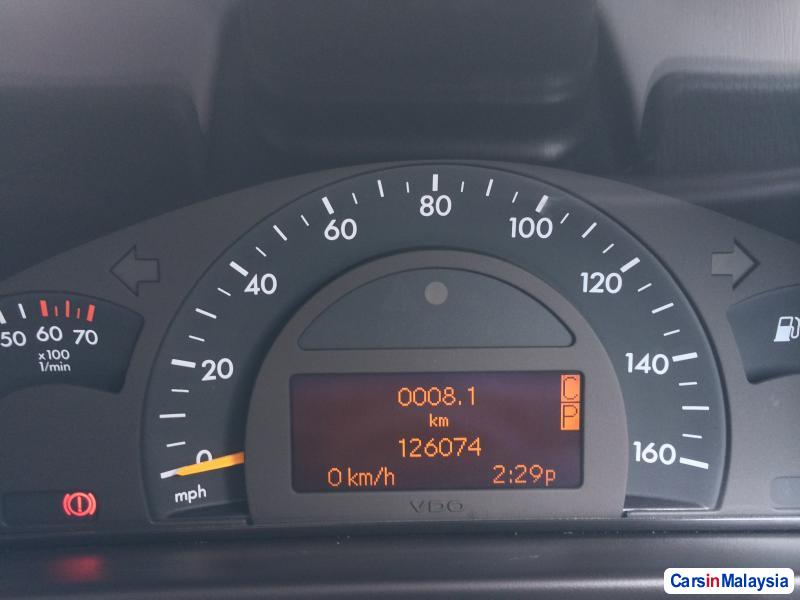 Mercedes Benz C-Class Automatic 2005 - image 6