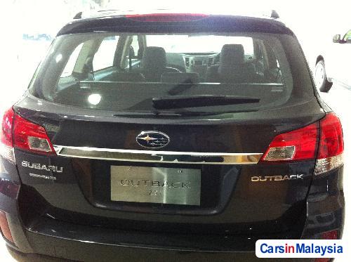 Subaru Outback Semi-Automatic - image 2