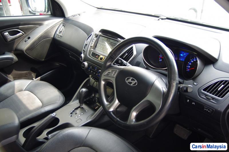 Picture of Hyundai Tucson Automatic 2011