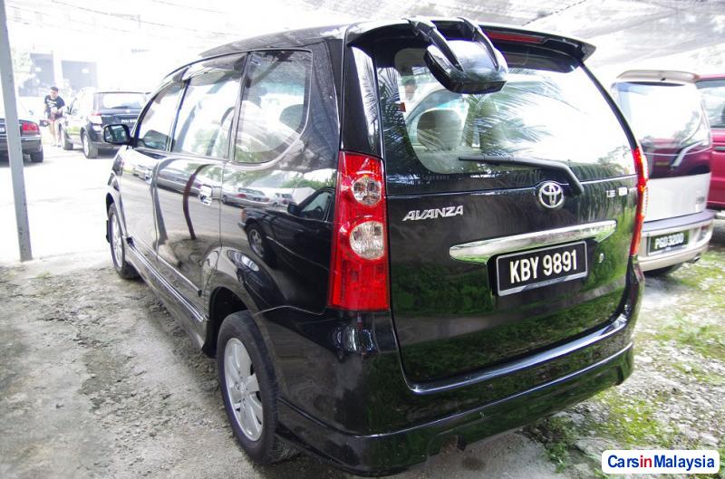 Pictures of Toyota Avanza Automatic 2006