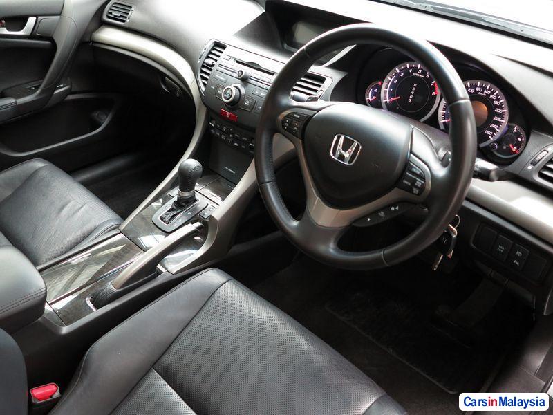 Pictures of Honda Accord Automatic 2010