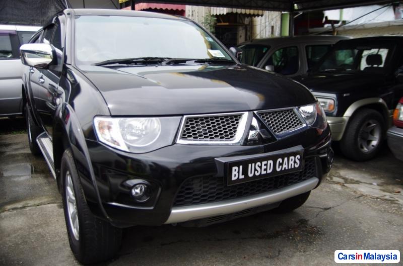 Mitsubishi Triton Automatic 2011
