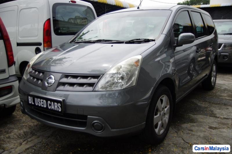 Nissan Grand Livina Manual 2010 - image 2