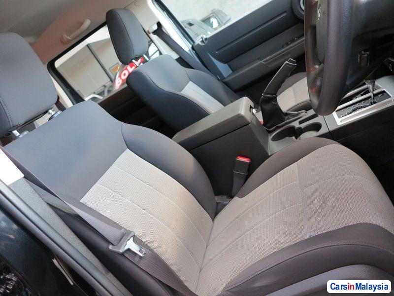 Dodge Nitro Automatic 2008 - image 2