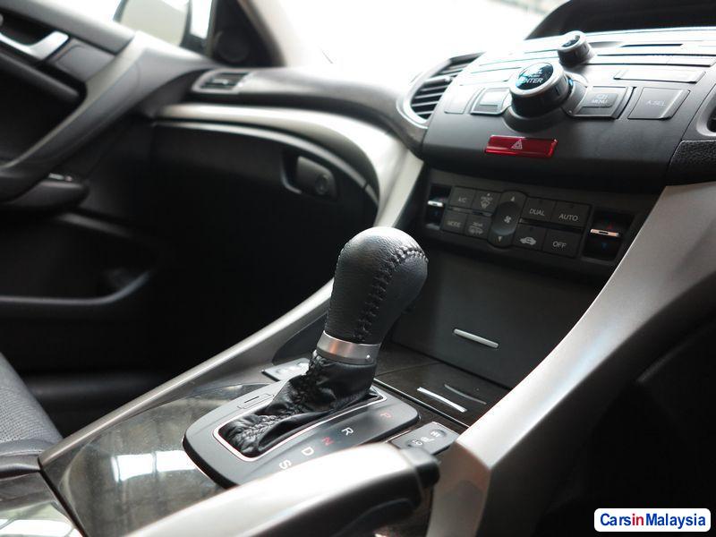 Honda Accord Automatic 2010 - image 2