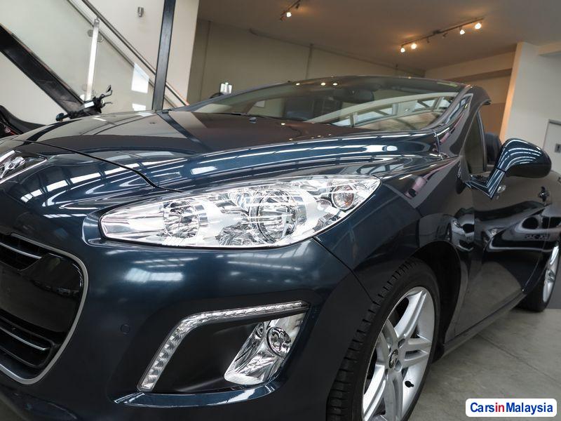 Peugeot 308 Automatic 2012 - image 2