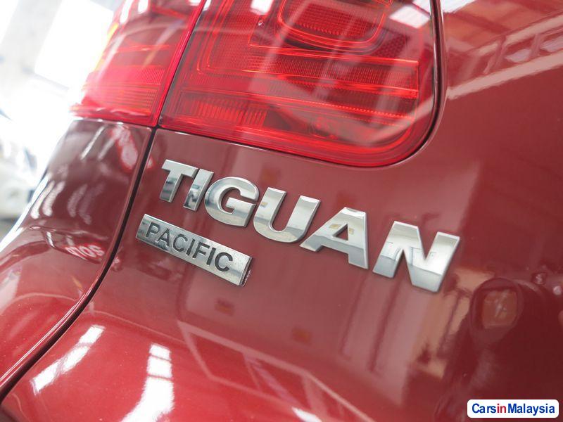 Volkswagen Tiguan Automatic 2012 - image 2