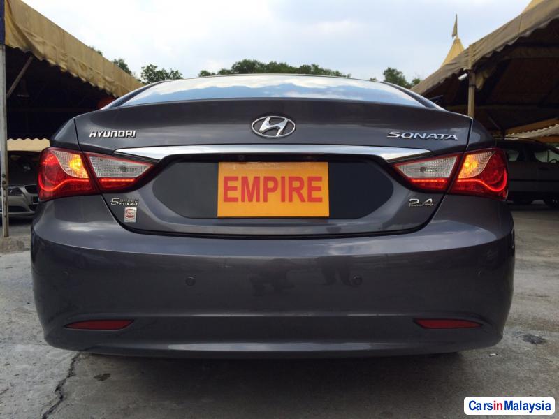 Hyundai Sonata Automatic 2011 - image 2