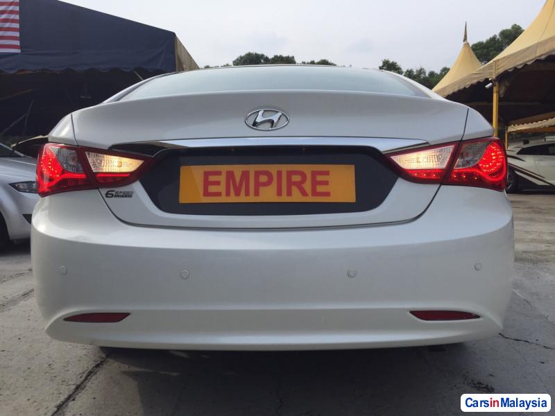 Hyundai Sonata Automatic 2011 - image 2