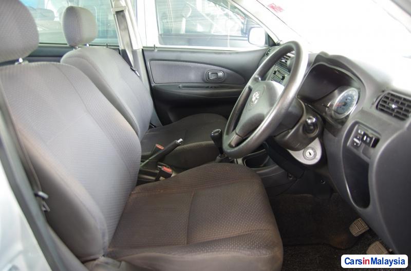Toyota Avanza Manual 2005 - image 3