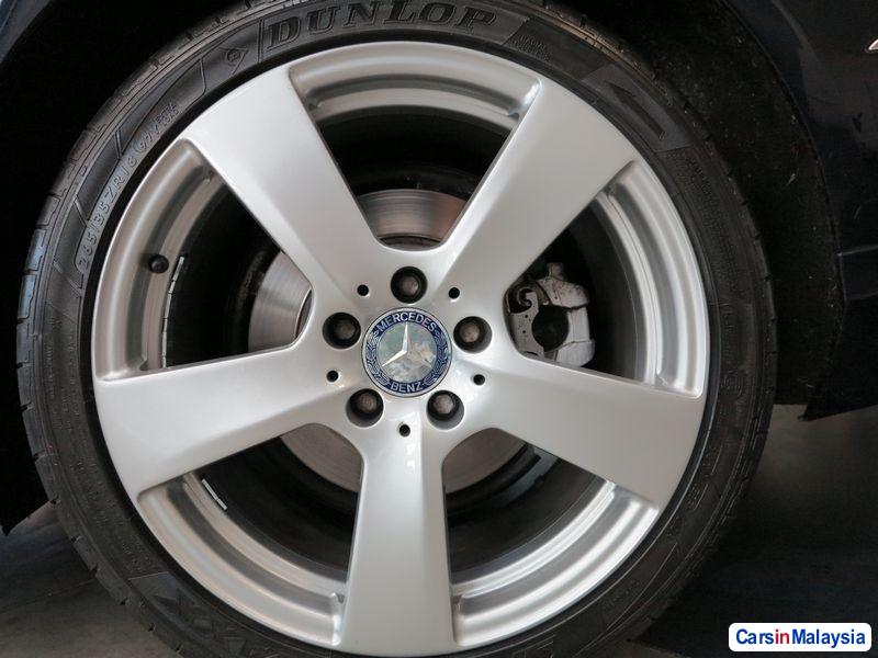 Mercedes Benz E350 Automatic 2009 - image 3