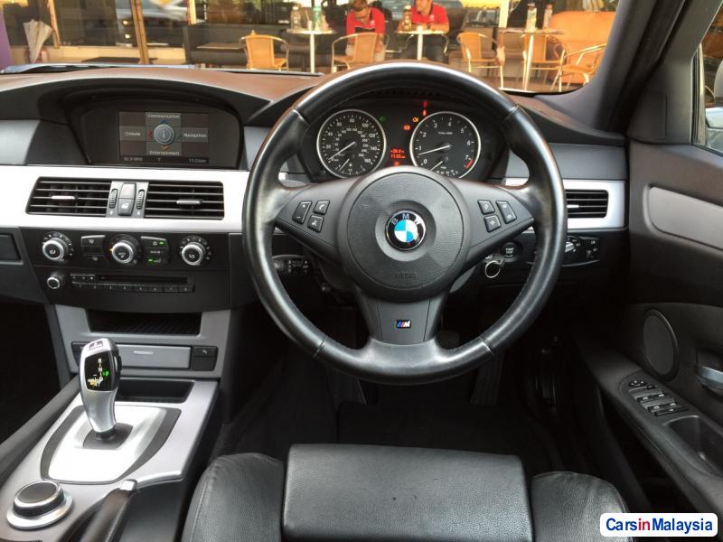 BMW 5 Series Automatic 2012 - image 4