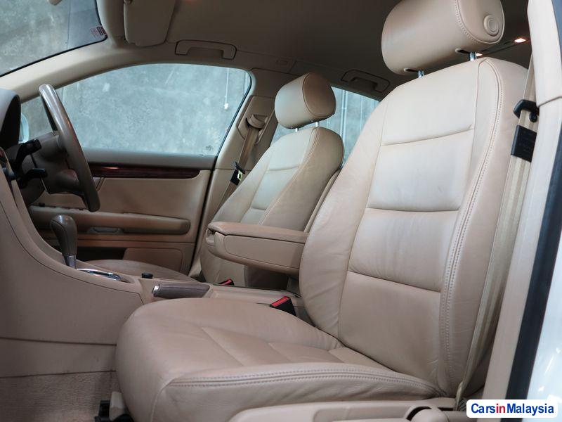 Audi A4 Automatic 2005 - image 4