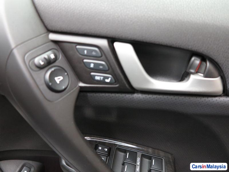 Honda Accord Automatic 2010 - image 4