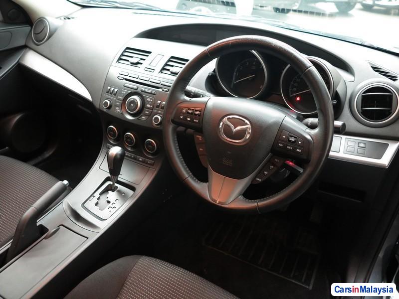 Mazda 3 Automatic 2011 - image 4