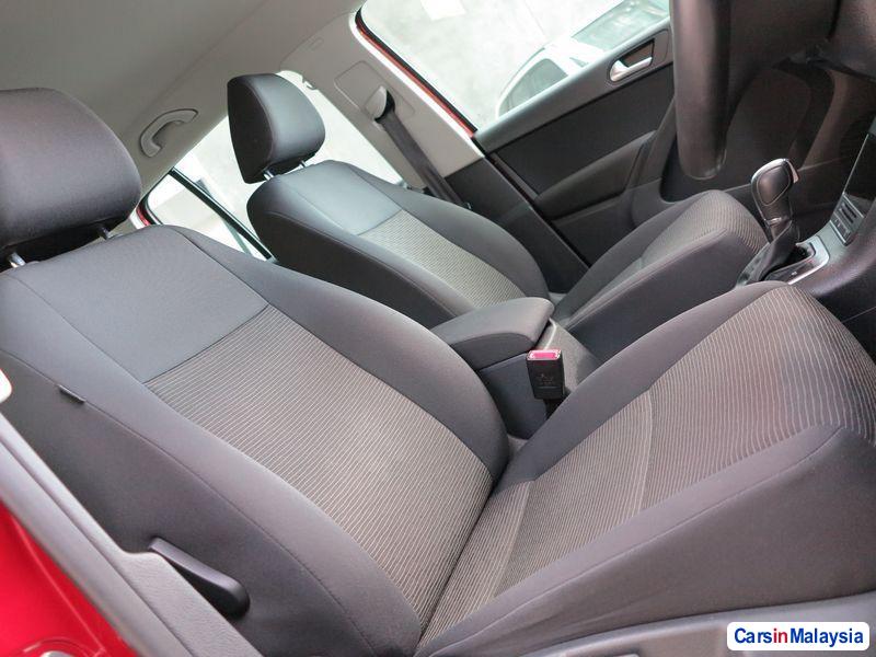 Volkswagen Tiguan Automatic 2012 - image 4