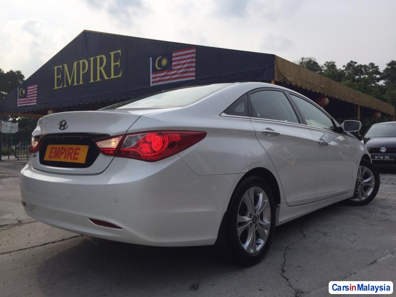 Hyundai Sonata Automatic 2011 - image 4