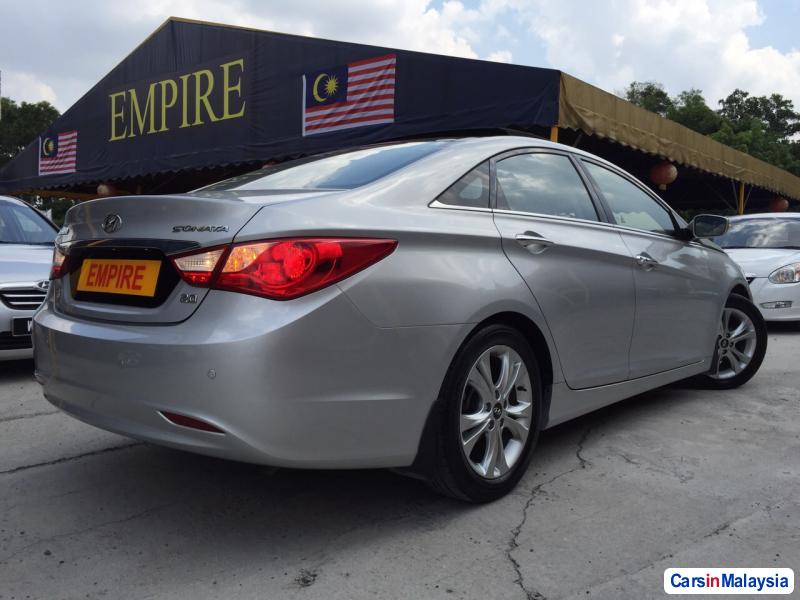 Hyundai Sonata Automatic 2012 - image 4