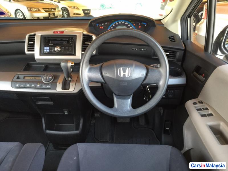 Honda Freed Automatic 2010 - image 5